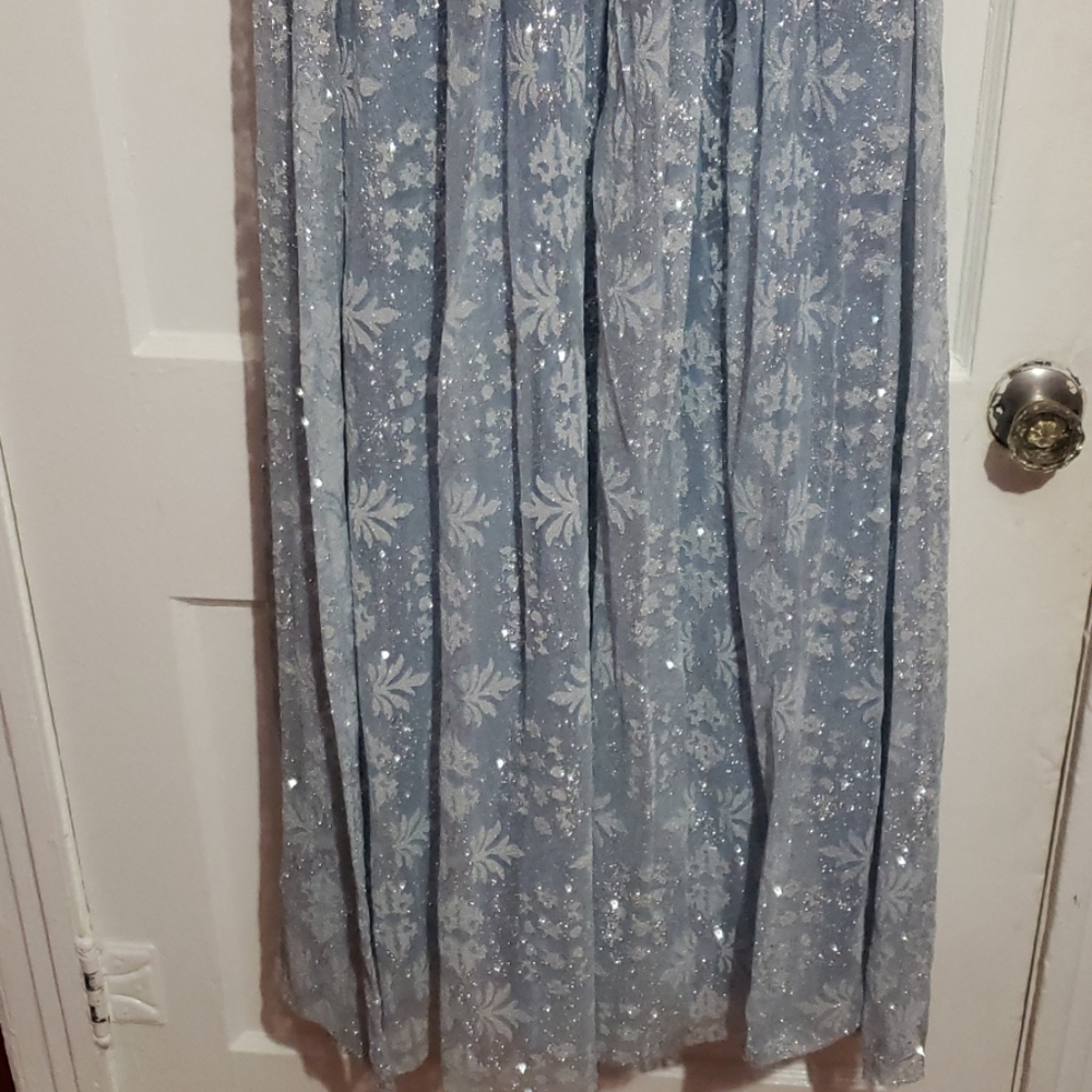 Dress - Picture 5 of 5